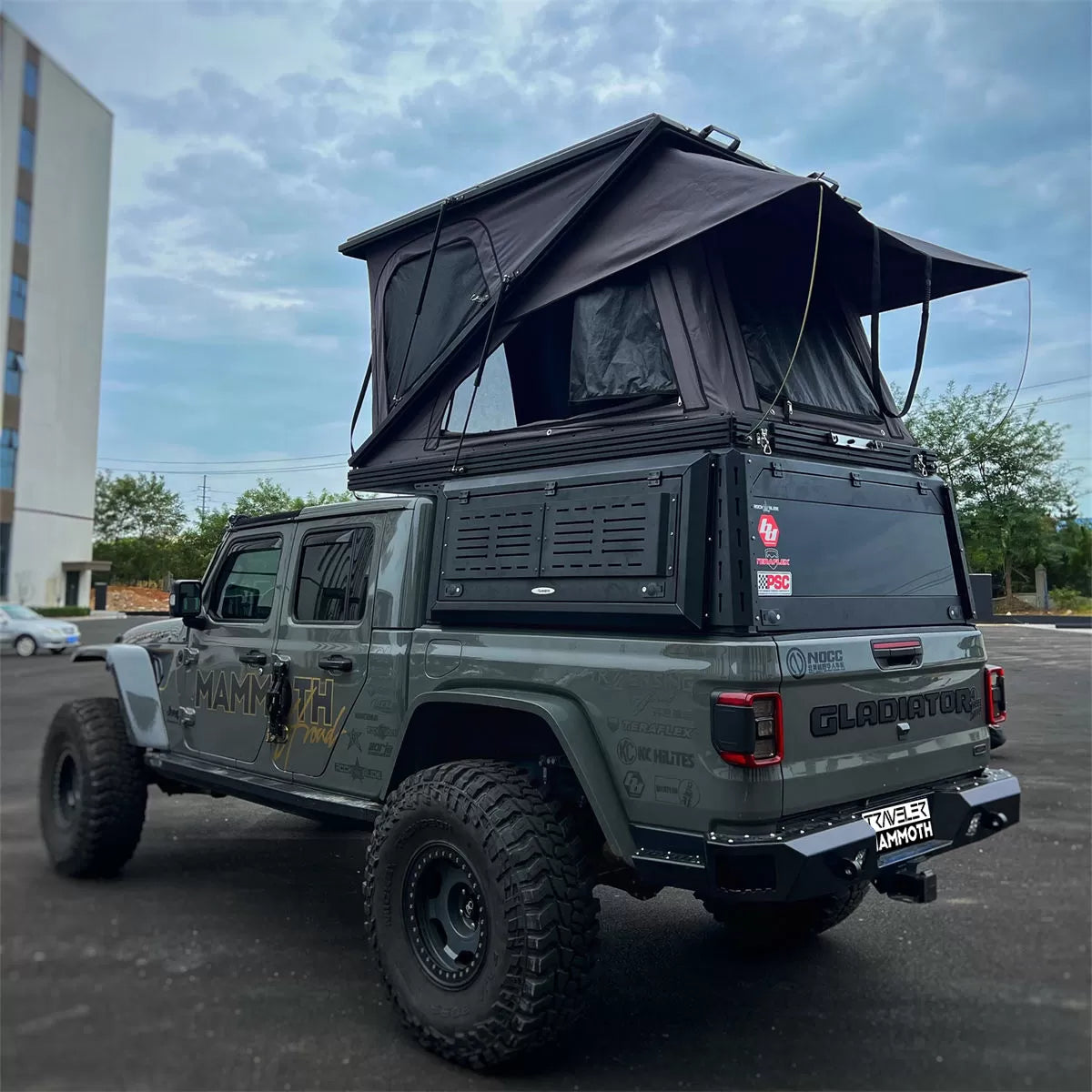 Trunk Tent With High Roof